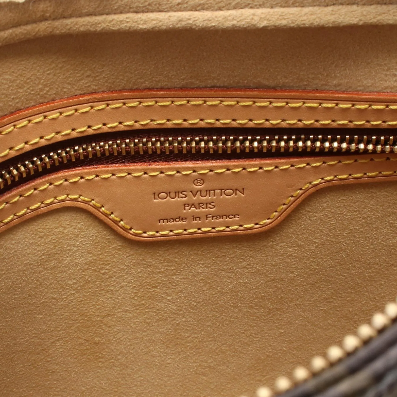 Louis Vuitton Looping MM Monogram Shoulder Bag