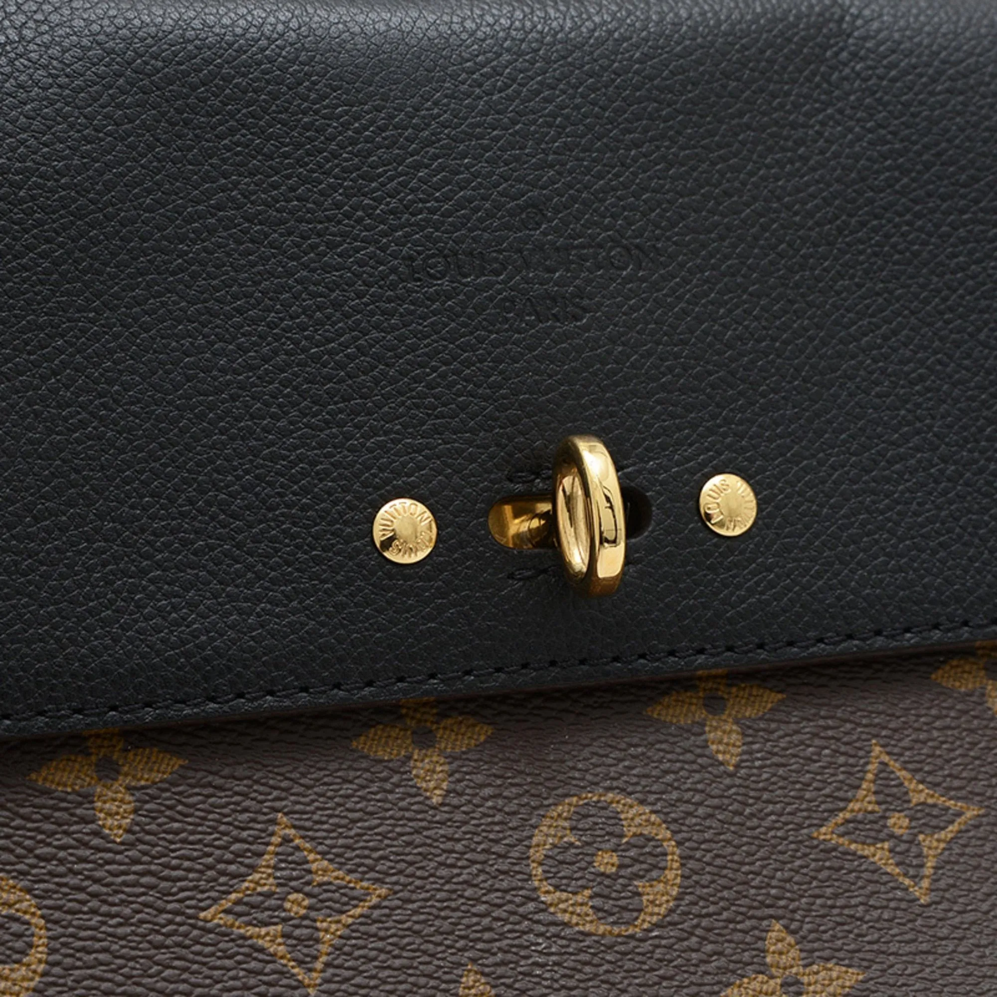 Louis Vuitton  Monogram Monogram Canvas Handbag Shoulder Bag (Pre-Owned)