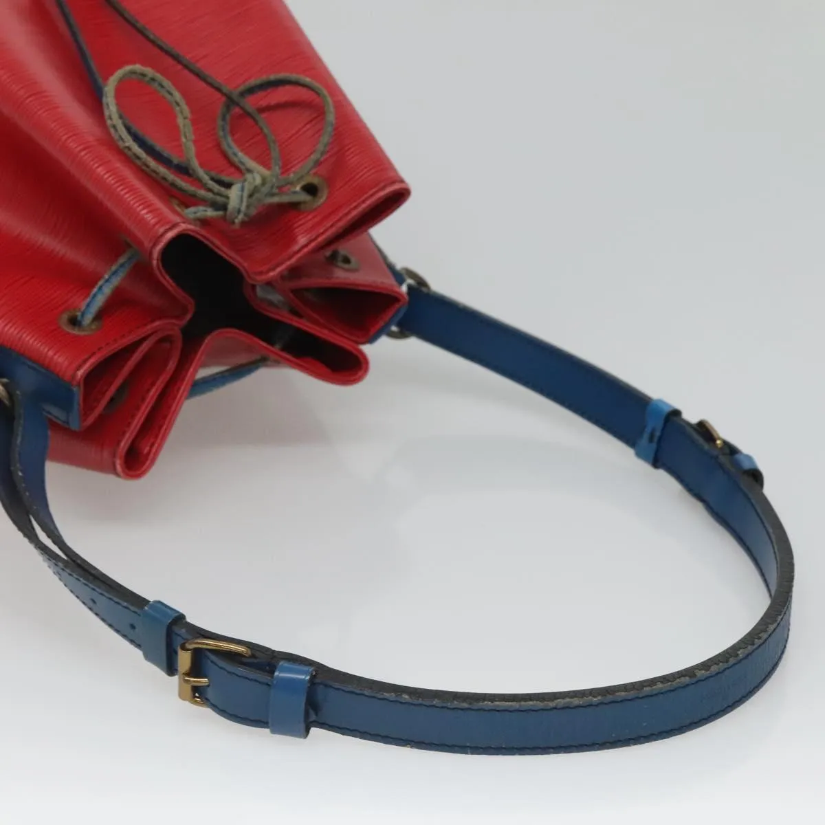 Louis Vuitton No Leather Shoulder Bag (Pre-Owned)