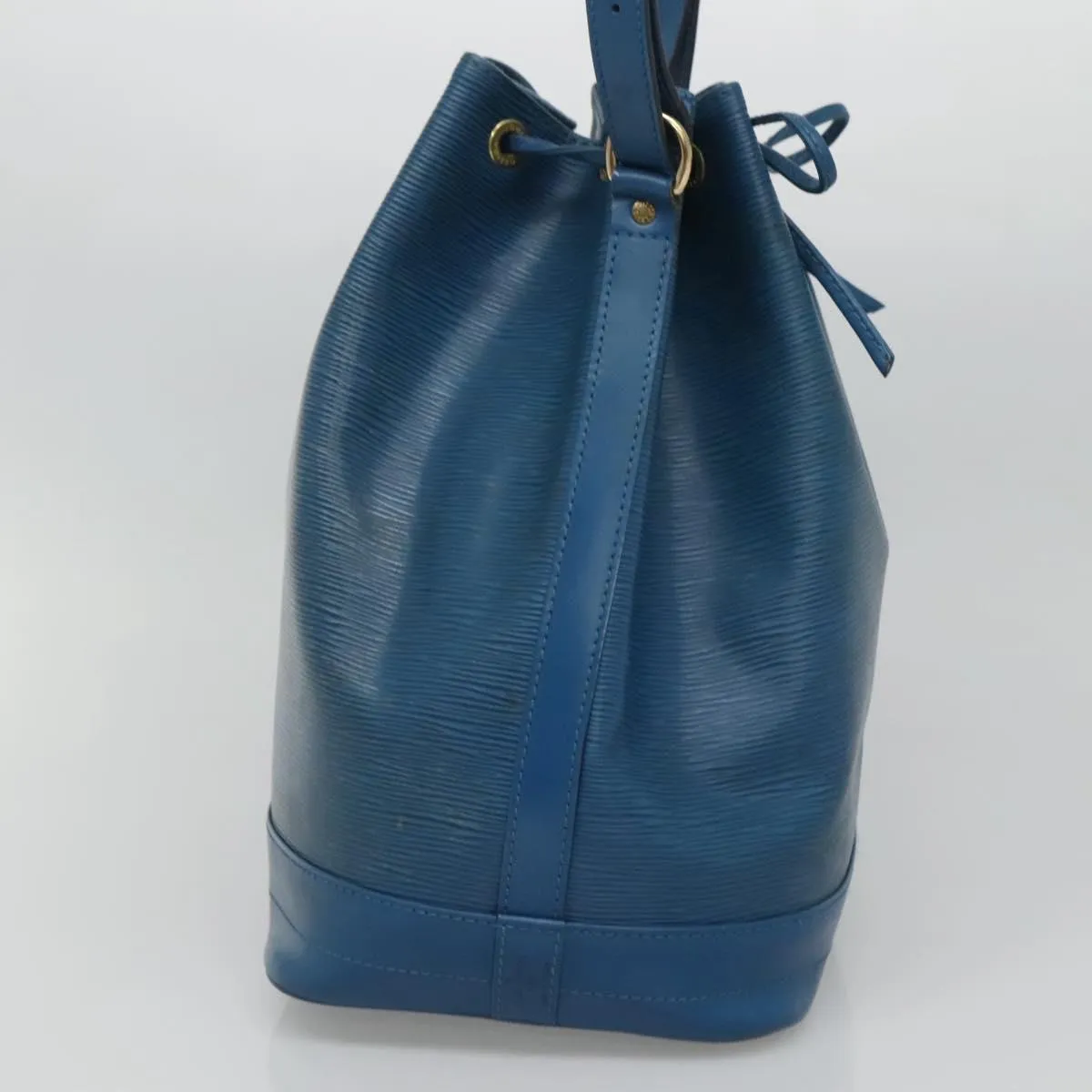 Louis Vuitton Noe Leather Shoulder Bag (Pre-Owned)
