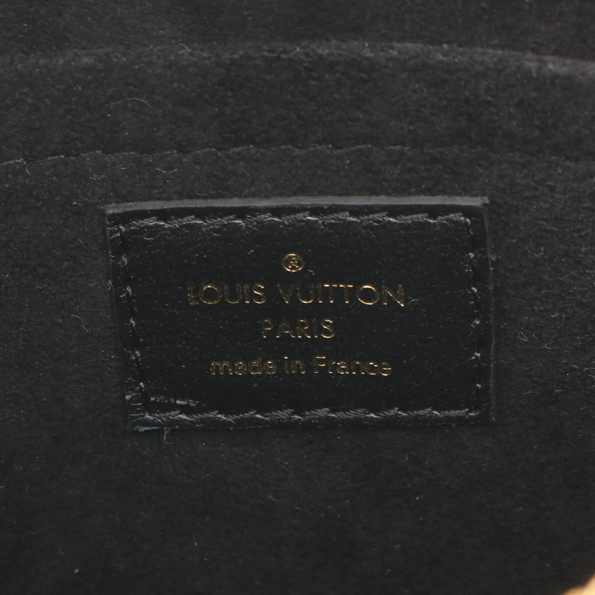 Louis Vuitton  Noir Leather Shoulder Bag (Pre-Owned)