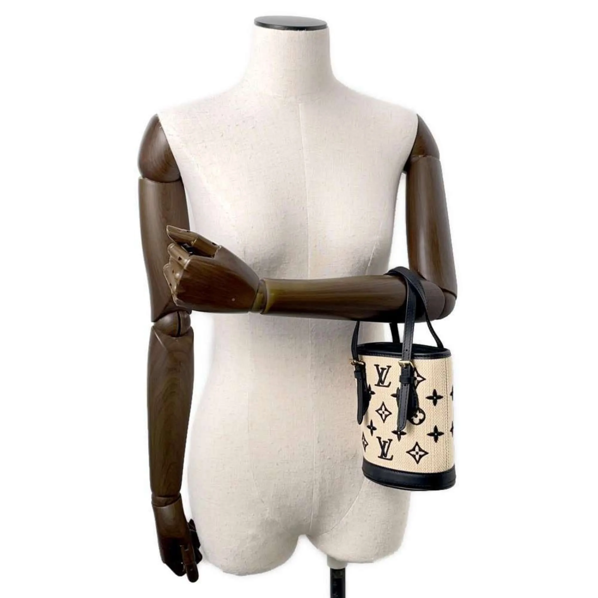 Louis Vuitton Noir Monogram Handbag Shoulder Bag (Pre-Owned)