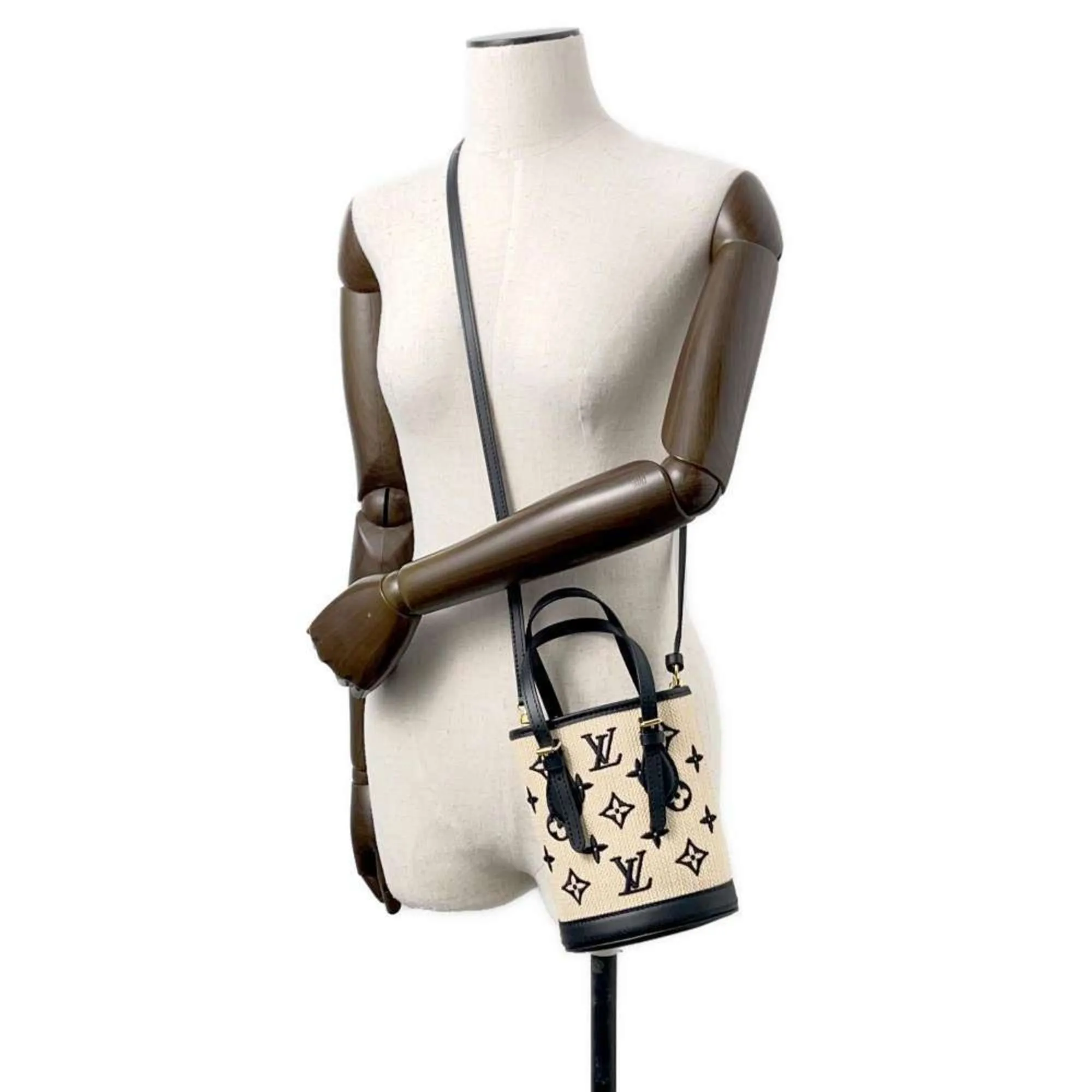 Louis Vuitton Noir Monogram Handbag Shoulder Bag (Pre-Owned)