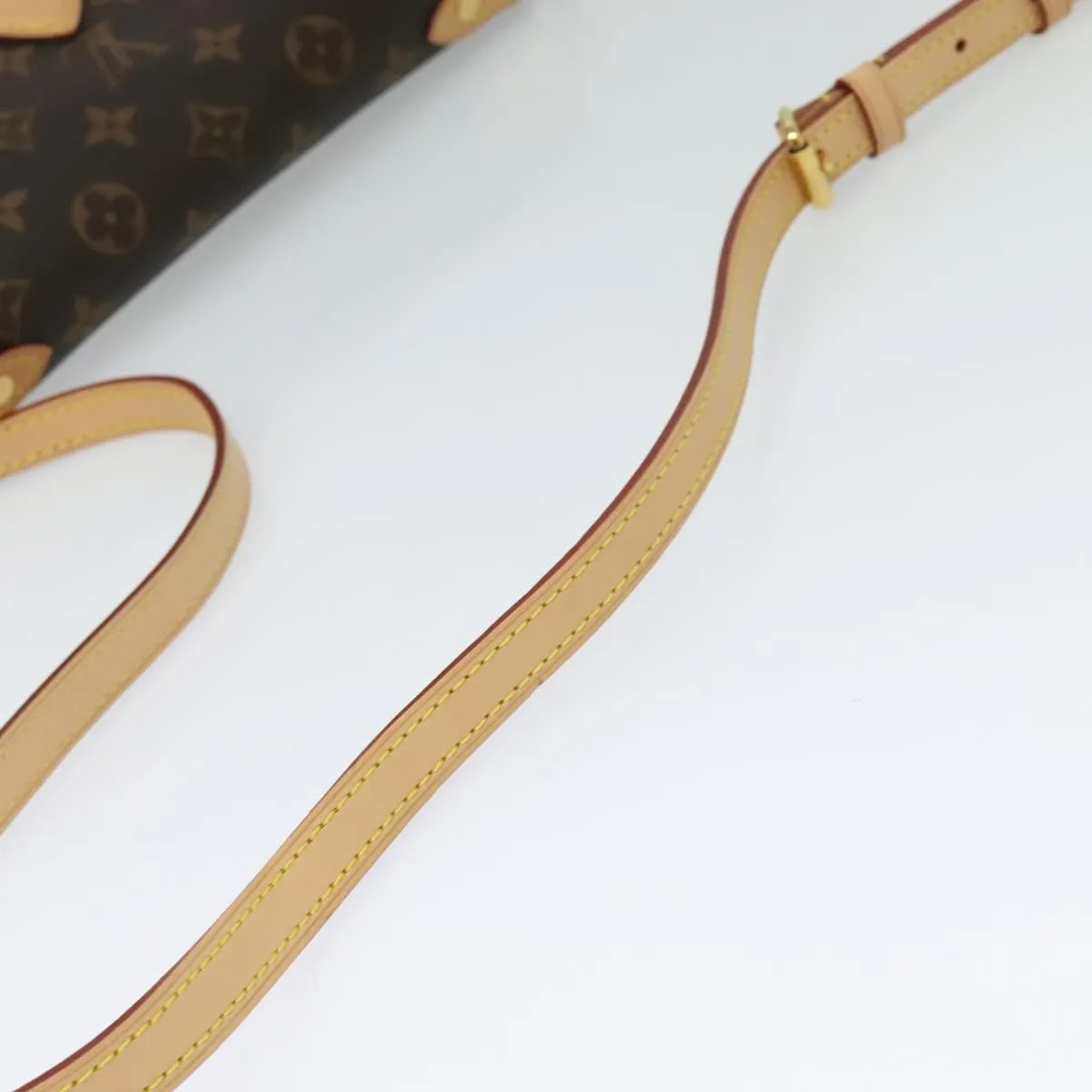 Louis Vuitton Saint Cloud Canvas Shoulder Bag (Pre-Owned)