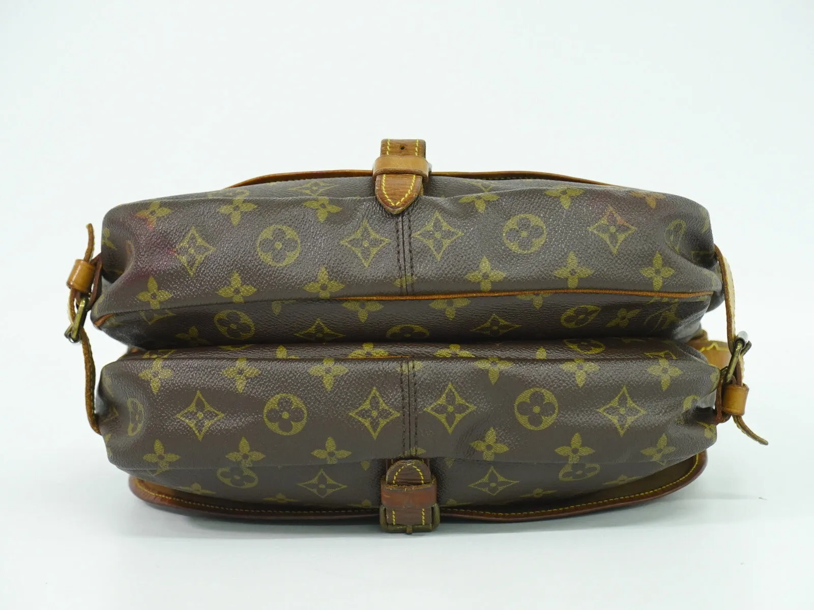 Louis Vuitton Saumur 30 Canvas Shoulder Bag (Pre-Owned)