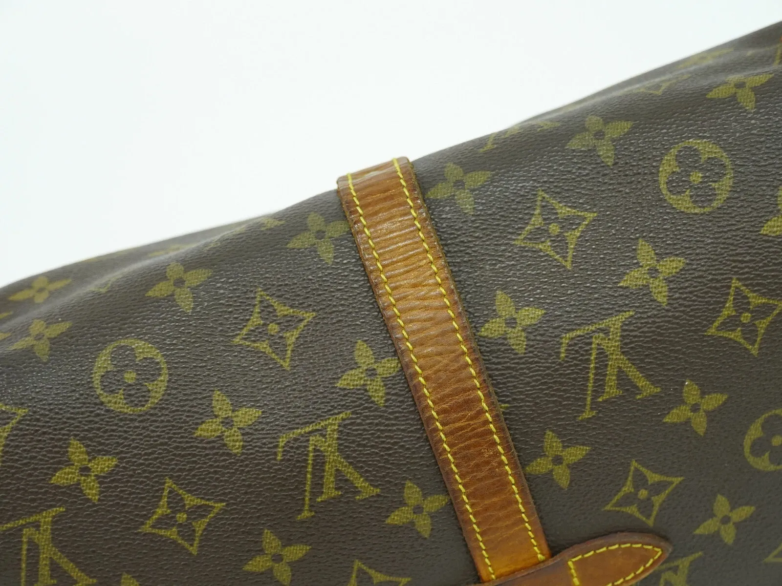 Louis Vuitton Saumur 30 Canvas Shoulder Bag (Pre-Owned)