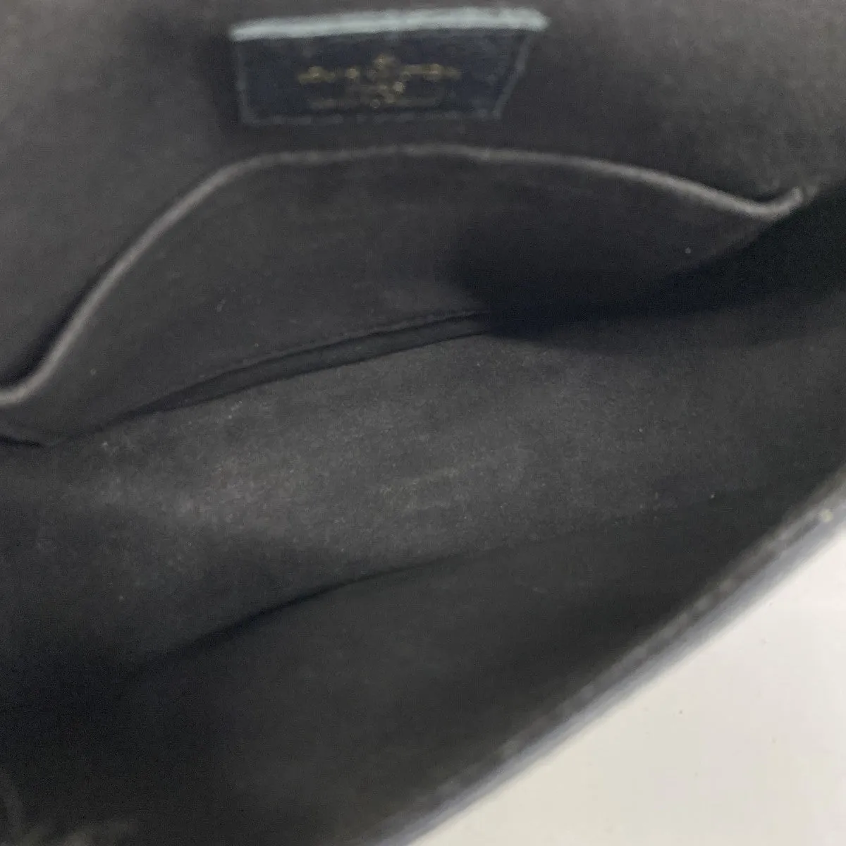 Louis Vuitton Shoulder Bag (Pre-Owned)