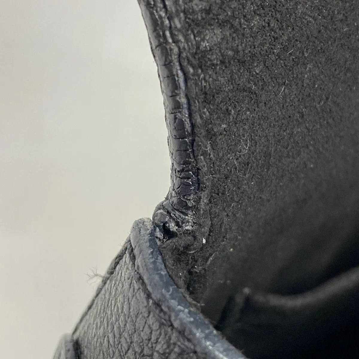 Louis Vuitton Shoulder Bag (Pre-Owned)