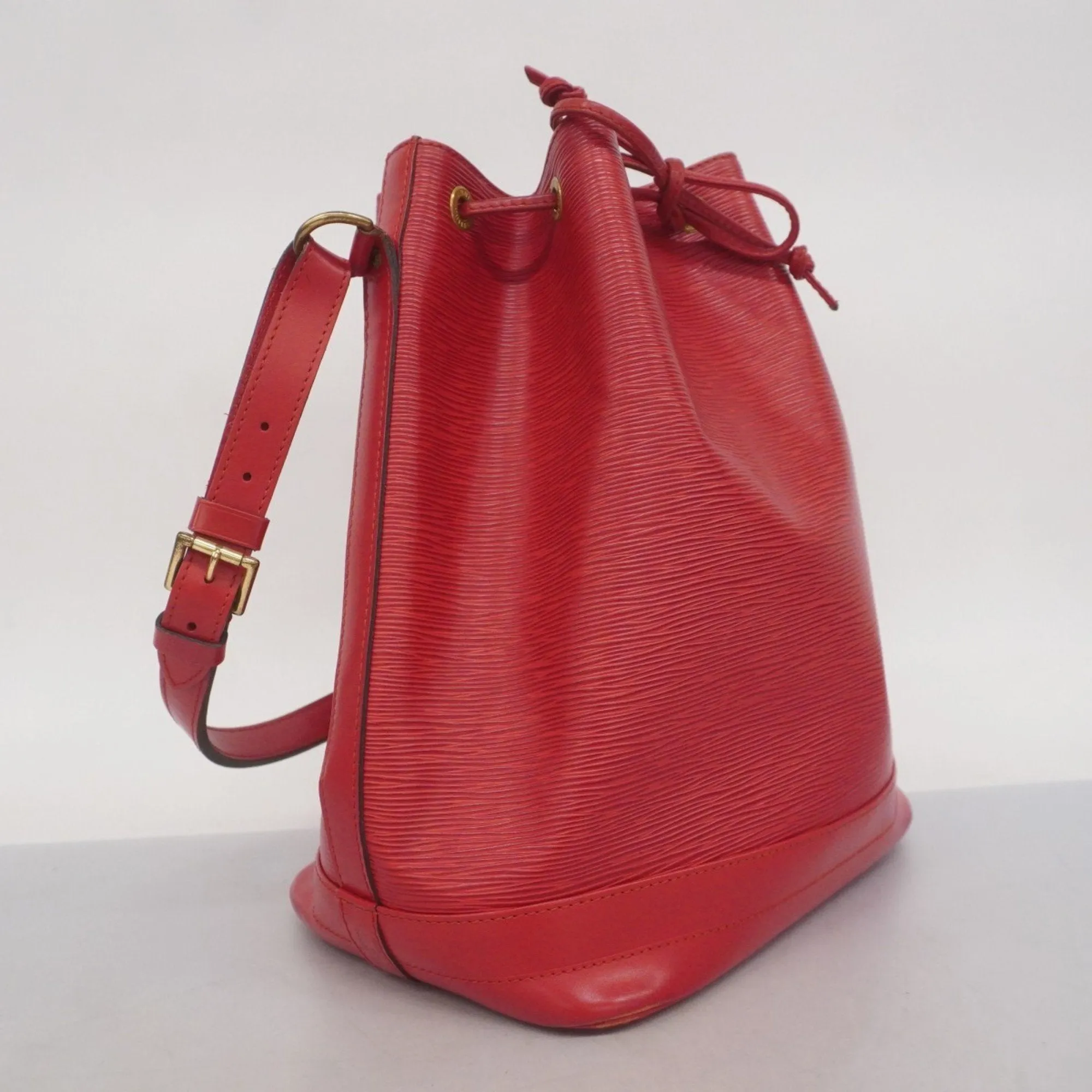 Louis Vuitton Shoulder Bag (Pre-Owned)