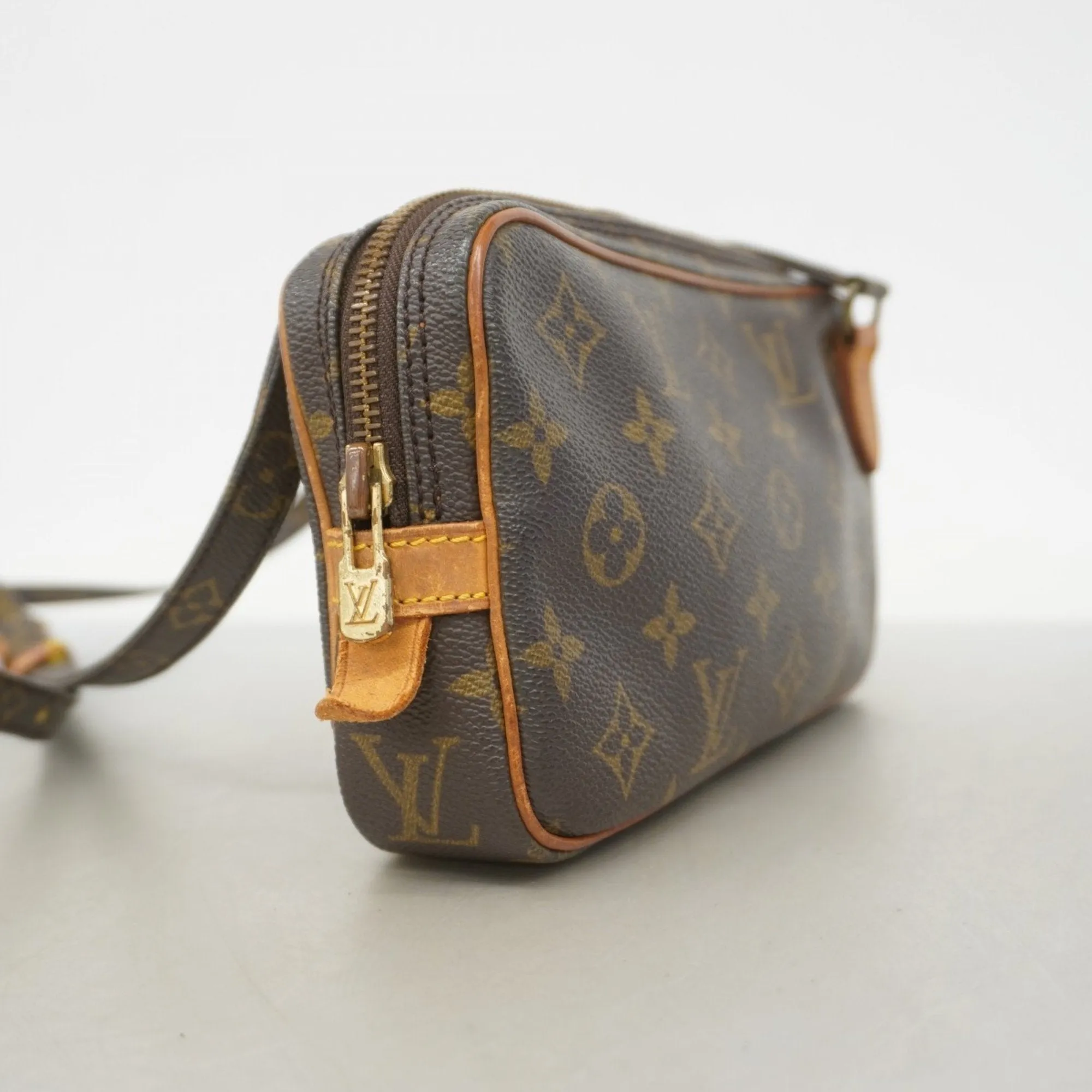 Louis Vuitton Shoulder Bag (Pre-Owned)