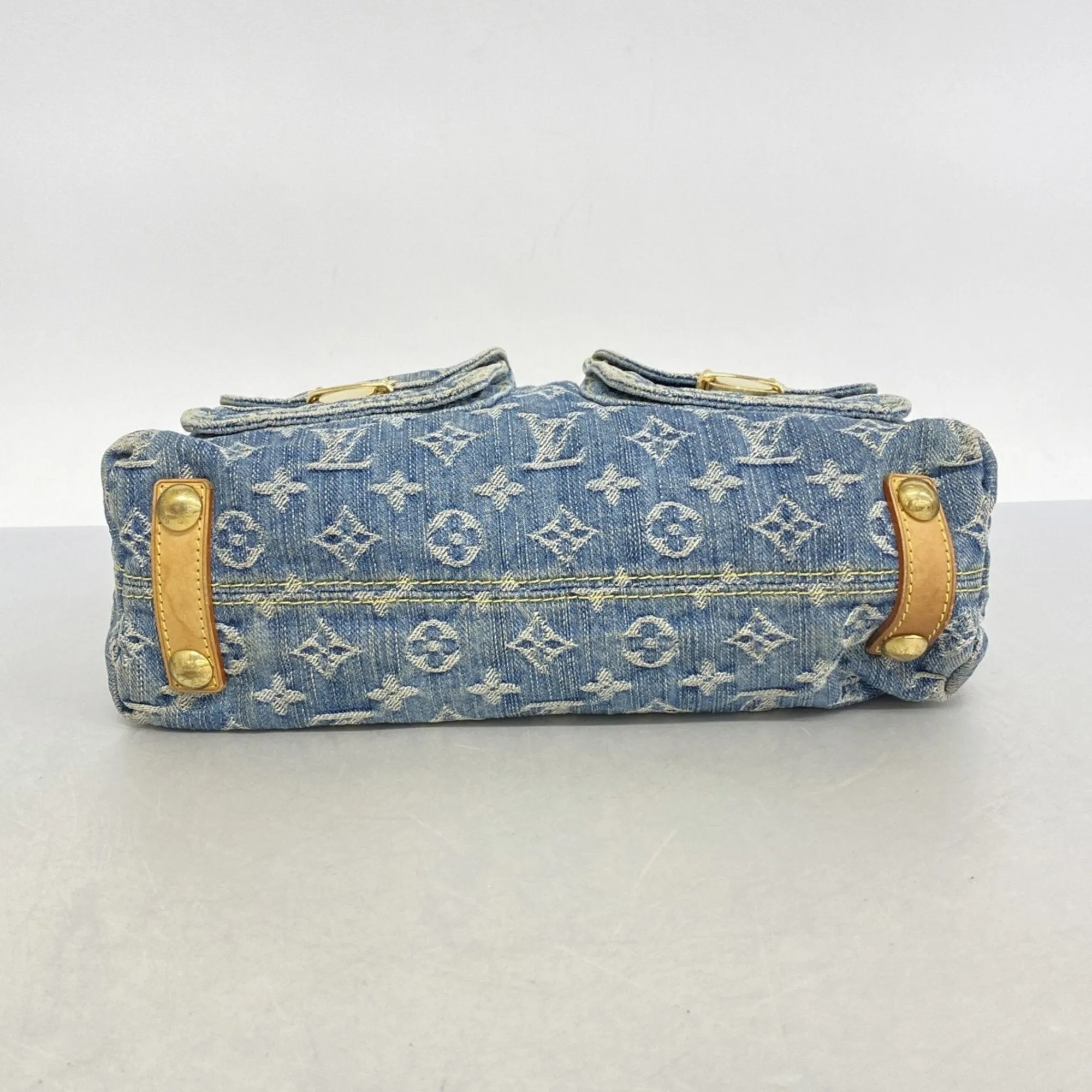 Louis Vuitton Shoulder Bag (Pre-Owned)