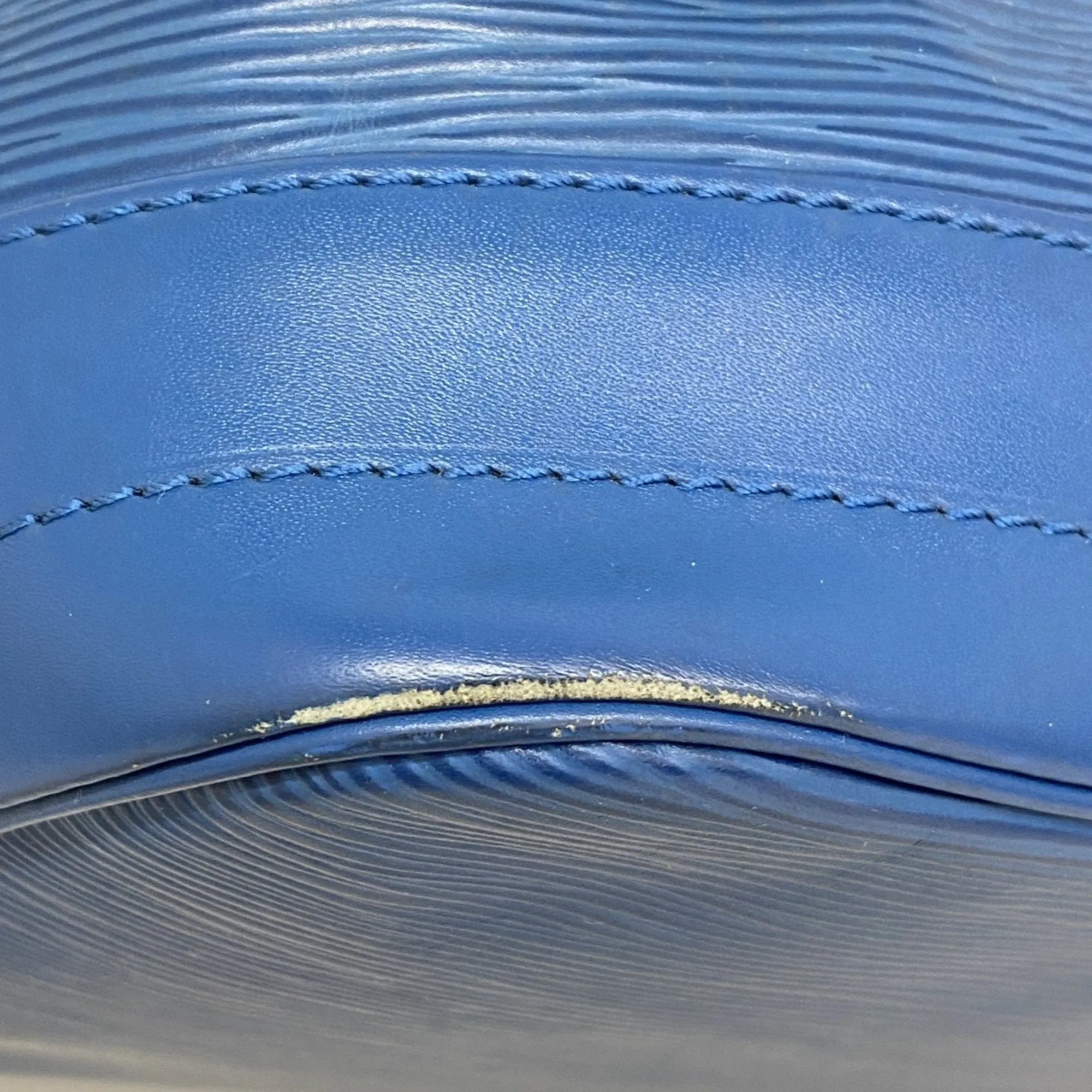 Louis Vuitton Shoulder Bag (Pre-Owned)