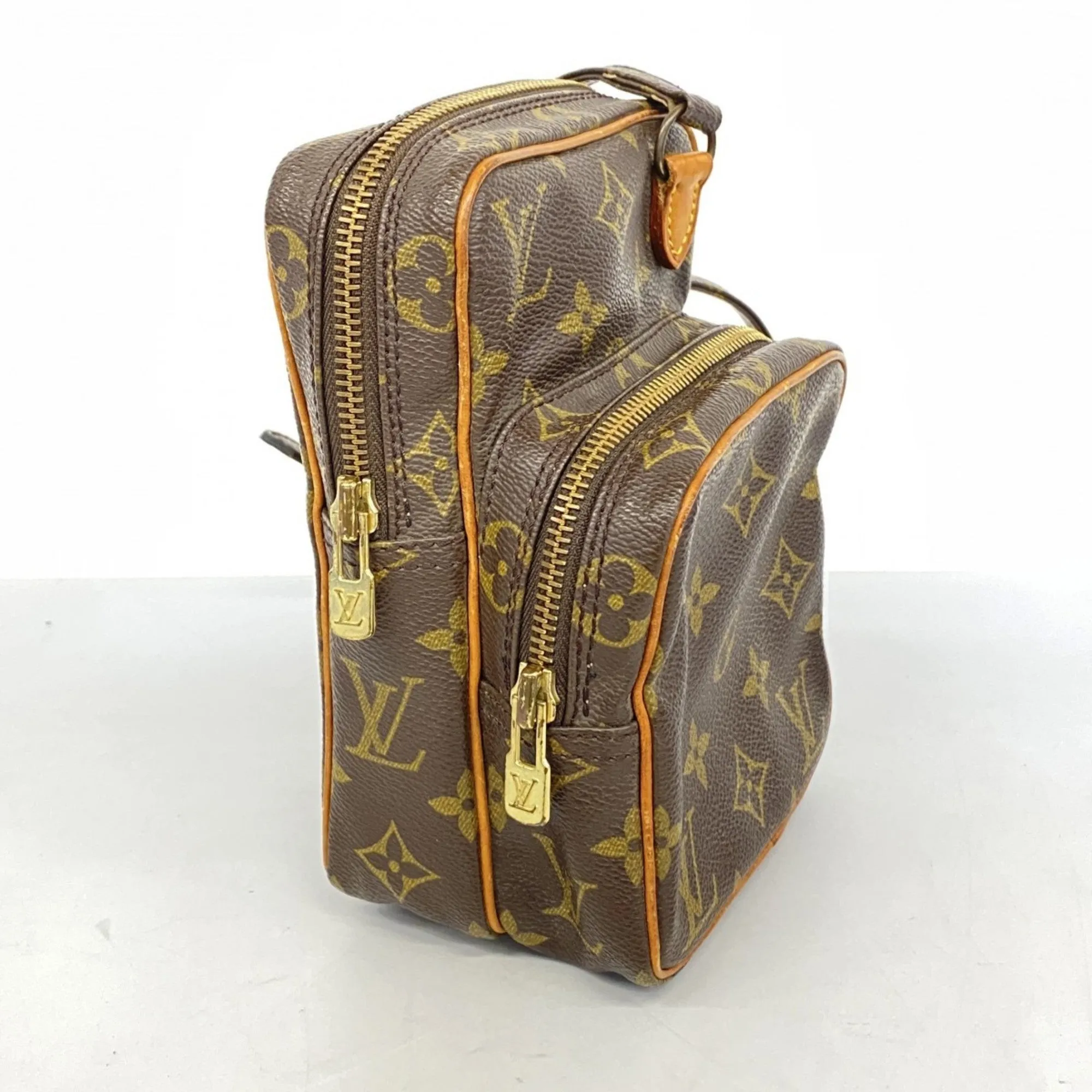 Louis Vuitton Shoulder Bag (Pre-Owned)