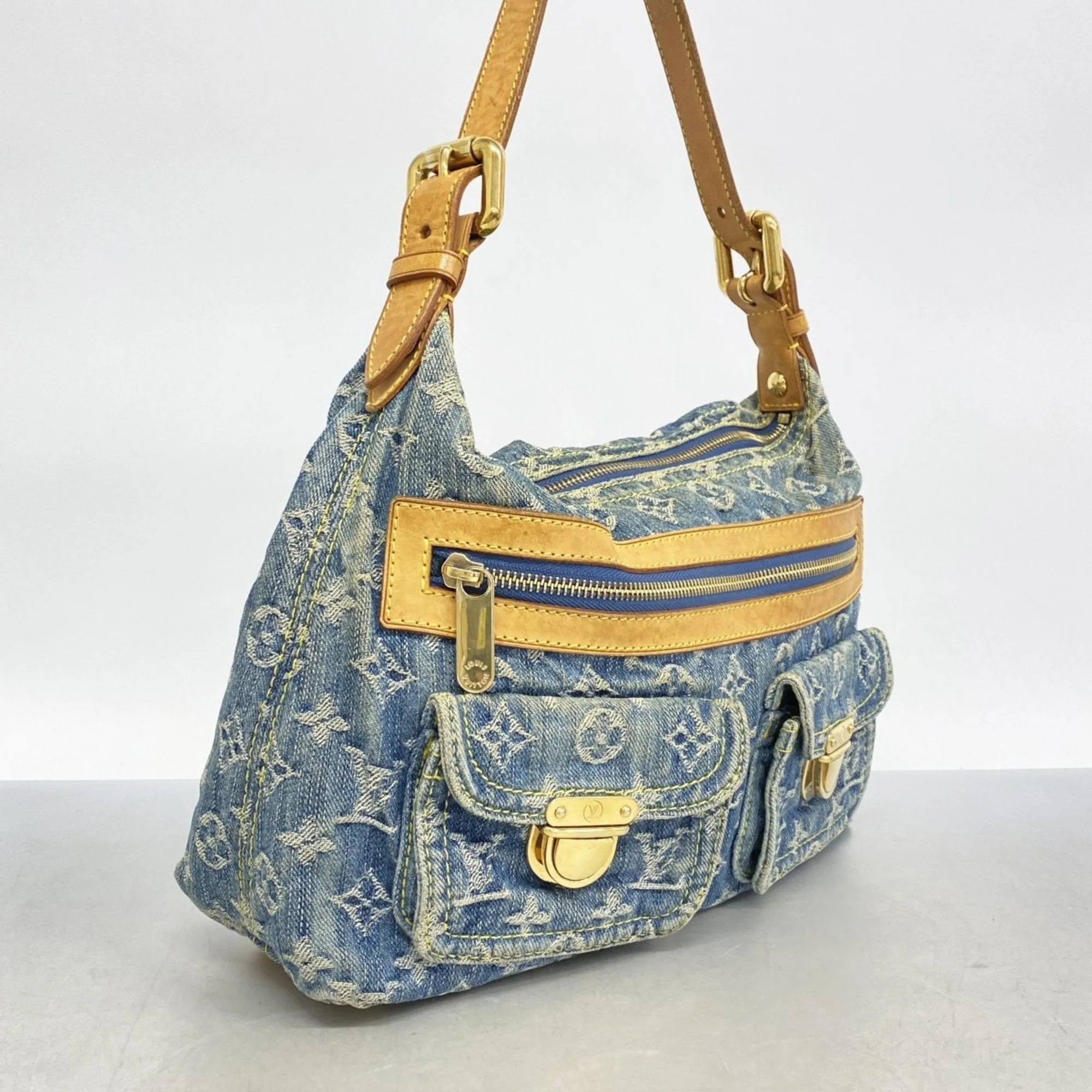 Louis Vuitton Shoulder Bag (Pre-Owned)