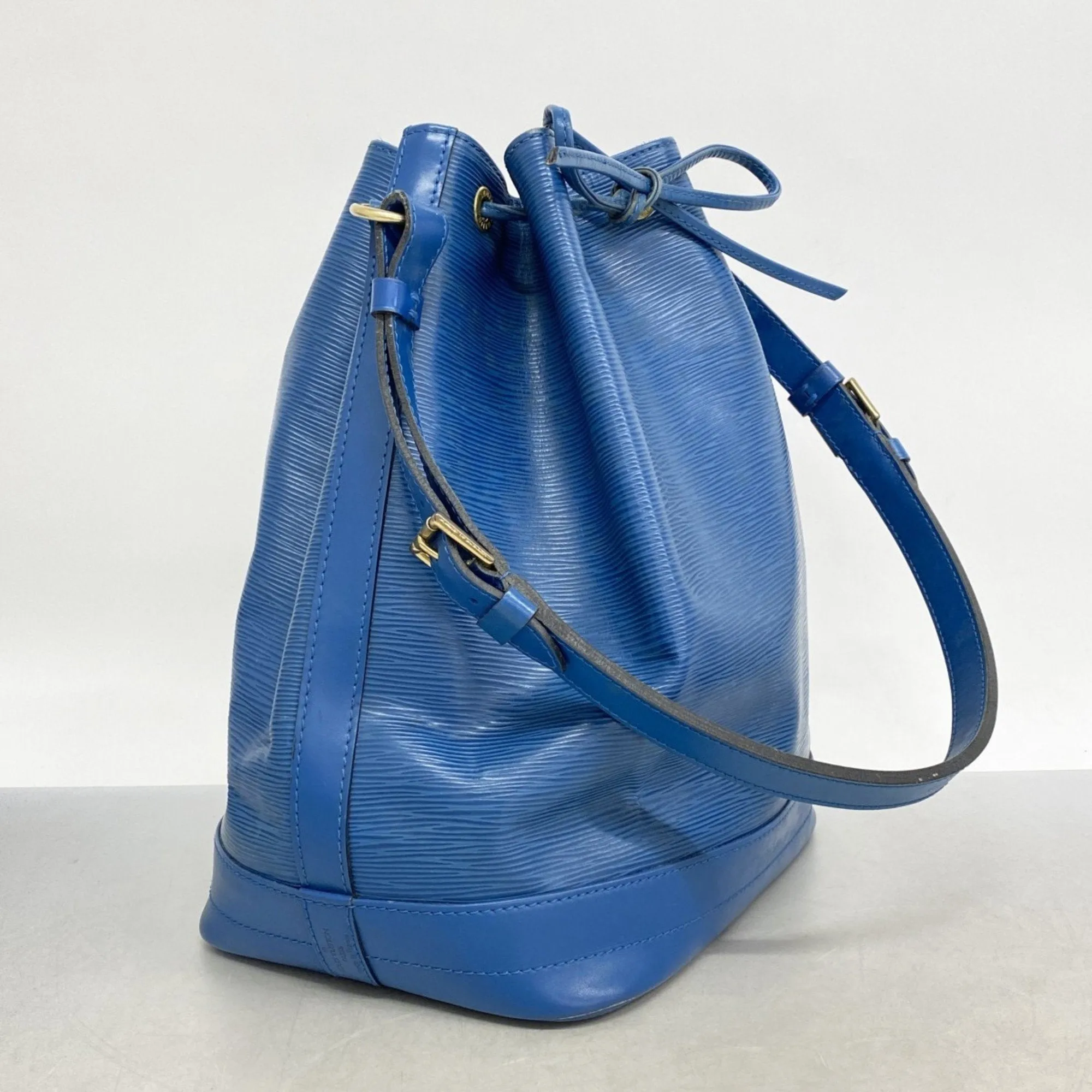 Louis Vuitton Shoulder Bag (Pre-Owned)