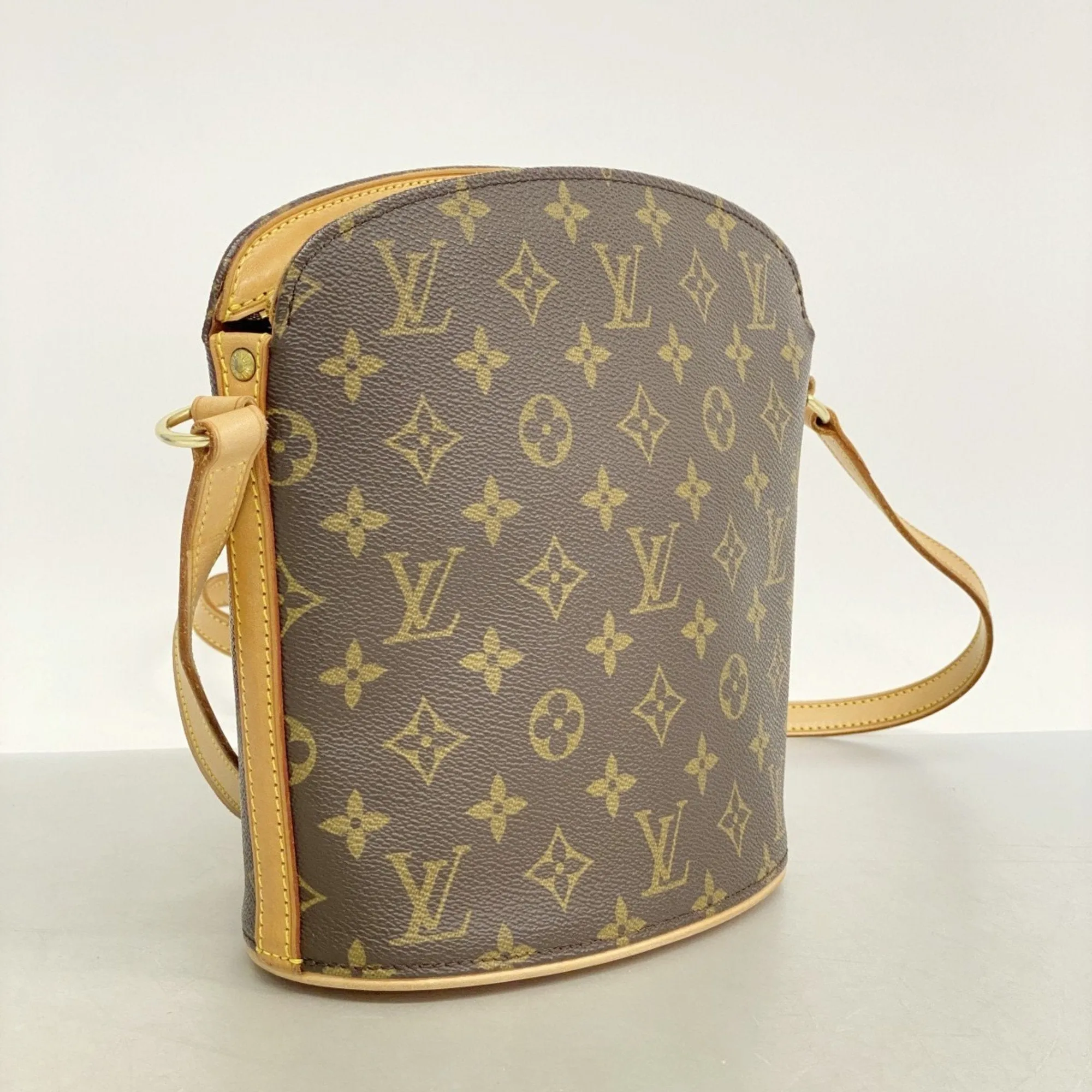 Louis Vuitton Shoulder Bag (Pre-Owned)
