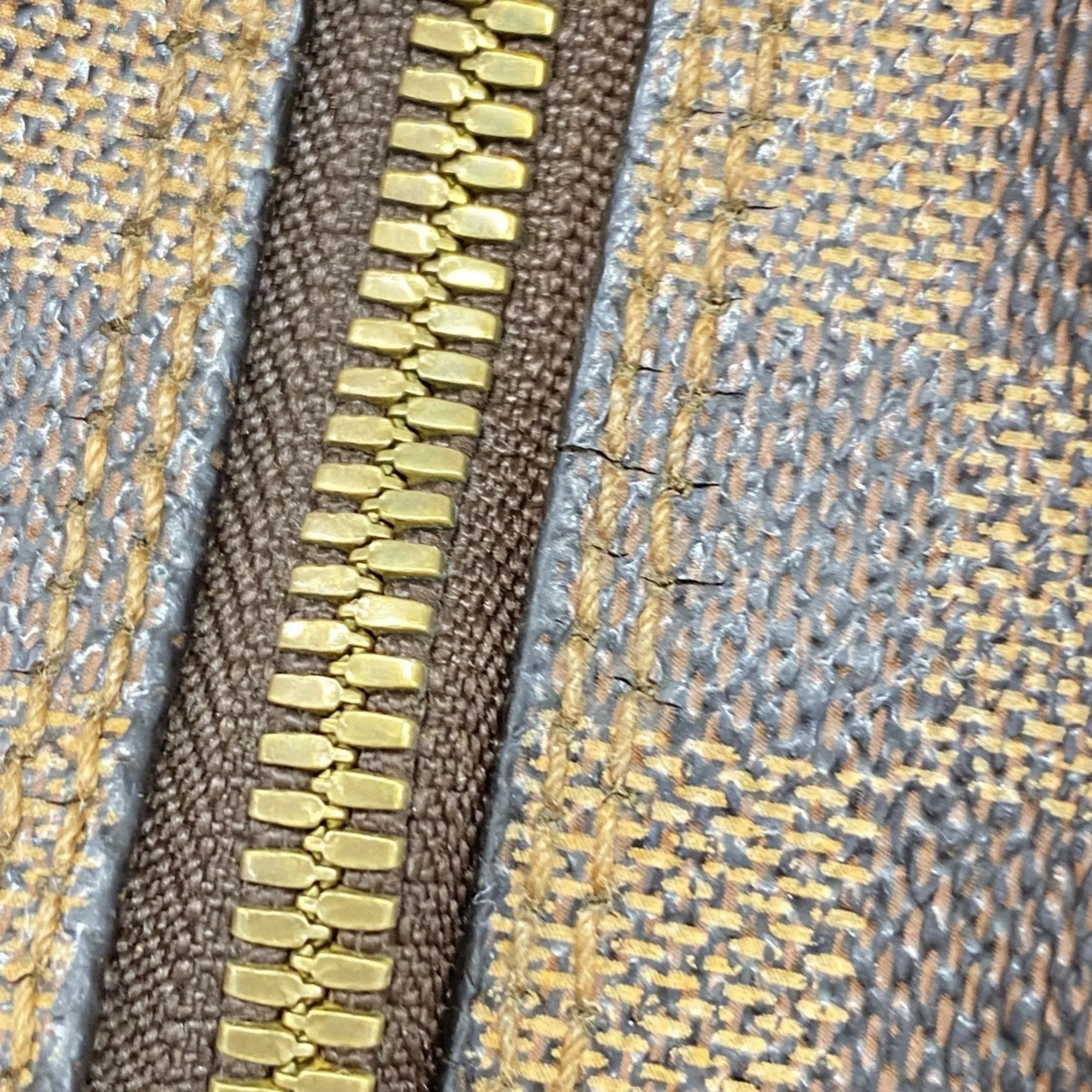 Louis Vuitton Shoulder Bag (Pre-Owned)