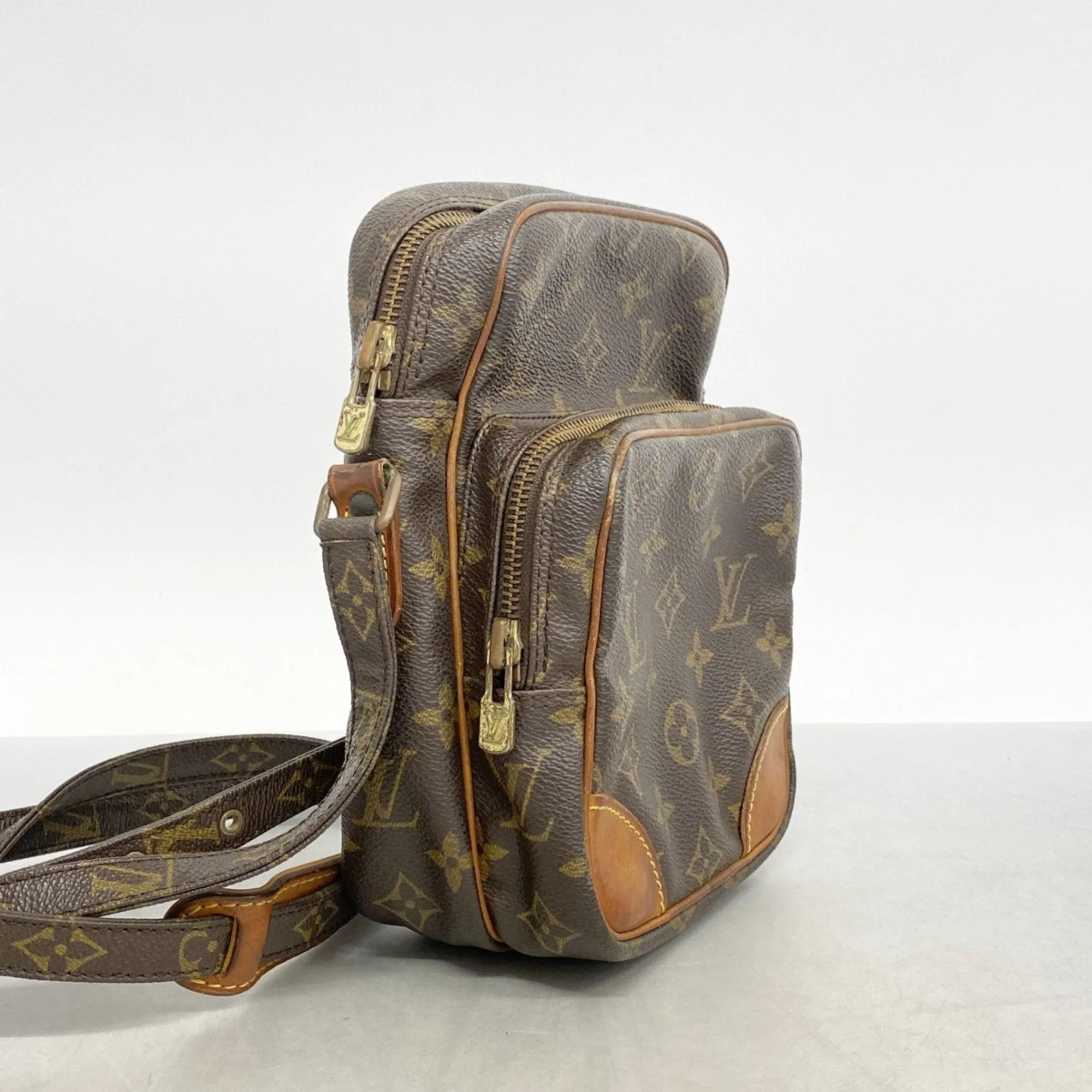 Louis Vuitton Shoulder Bag (Pre-Owned)