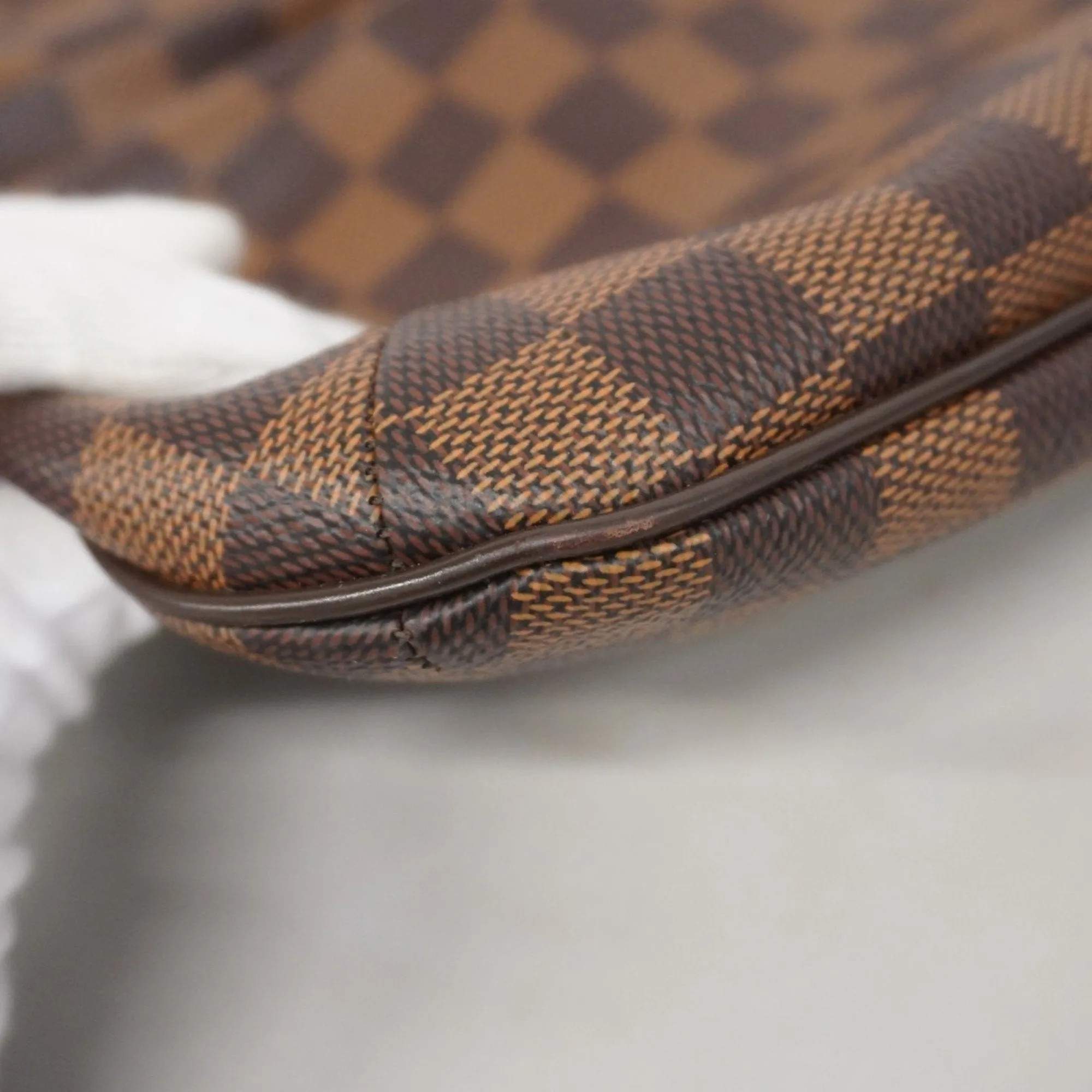 Louis Vuitton Shoulder Bag (Pre-Owned)