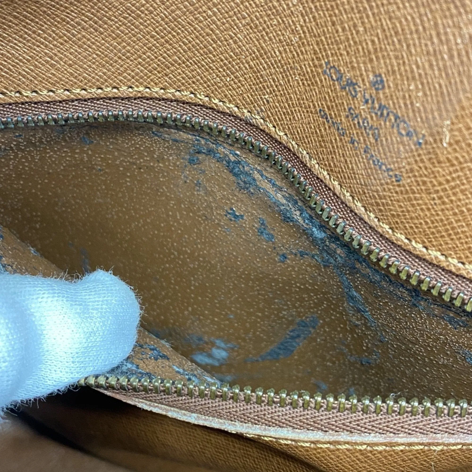Louis Vuitton Shoulder Bag (Pre-Owned)