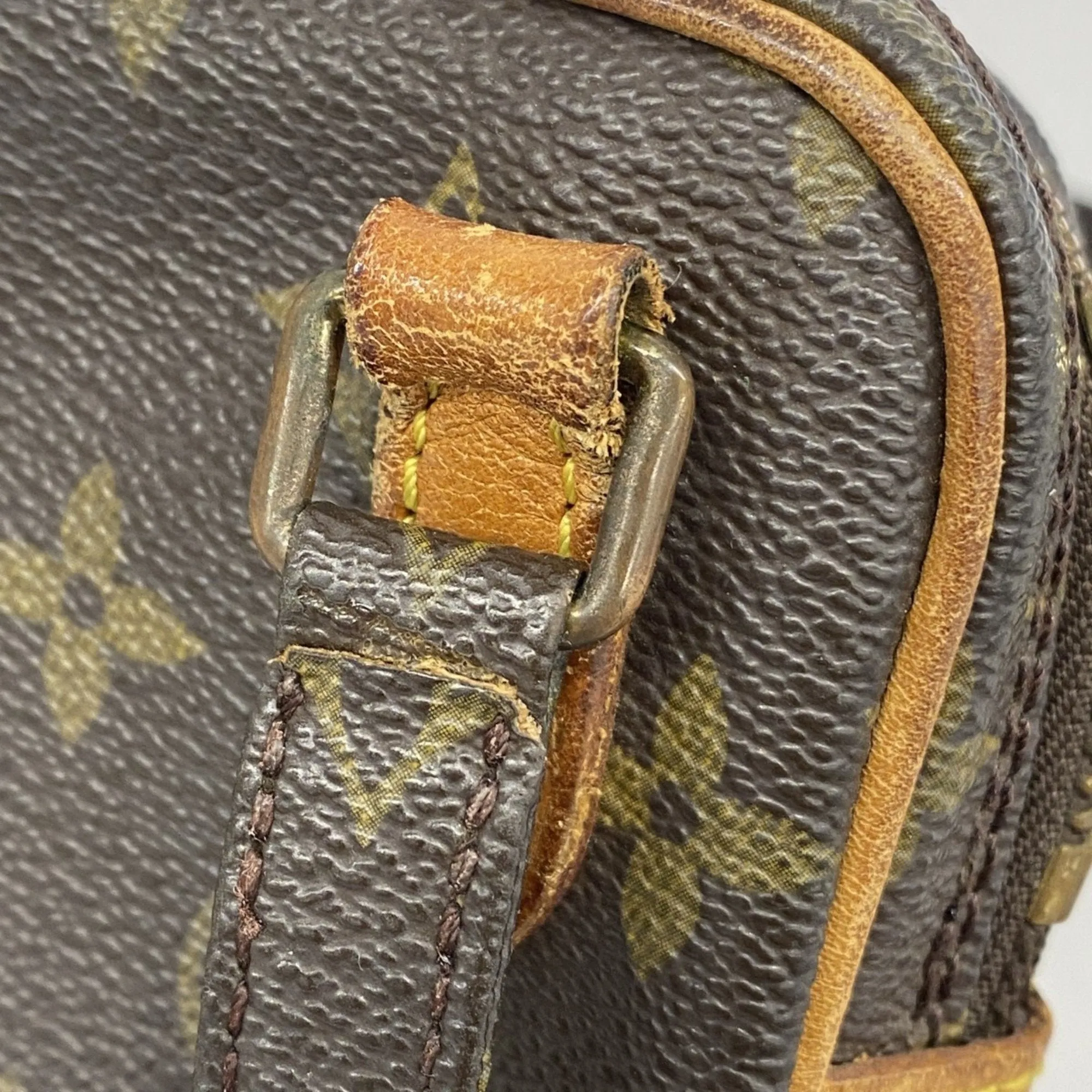 Louis Vuitton Shoulder Bag (Pre-Owned)