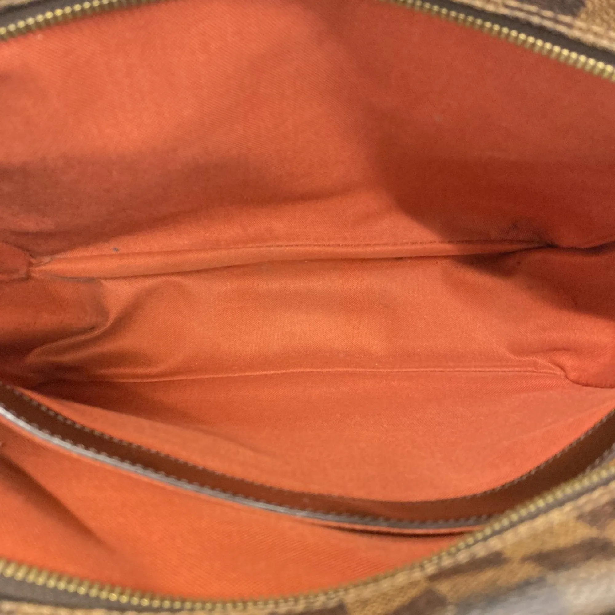 Louis Vuitton Shoulder Bag (Pre-Owned)