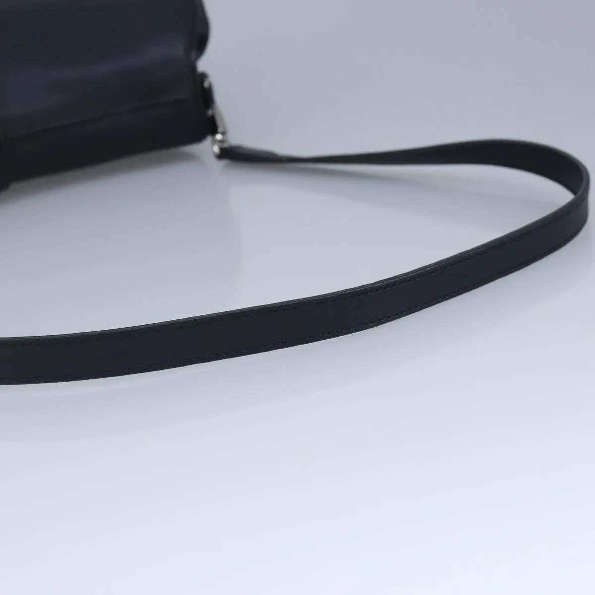 Salvatore Ferragamo Gancini  Leather Shoulder Bag (Pre-Owned)