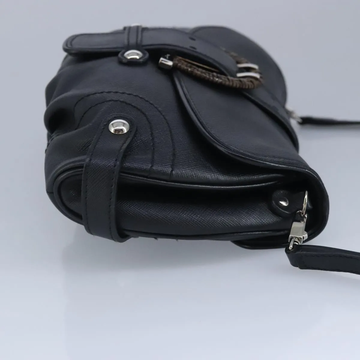 Salvatore Ferragamo Gancini  Leather Shoulder Bag (Pre-Owned)
