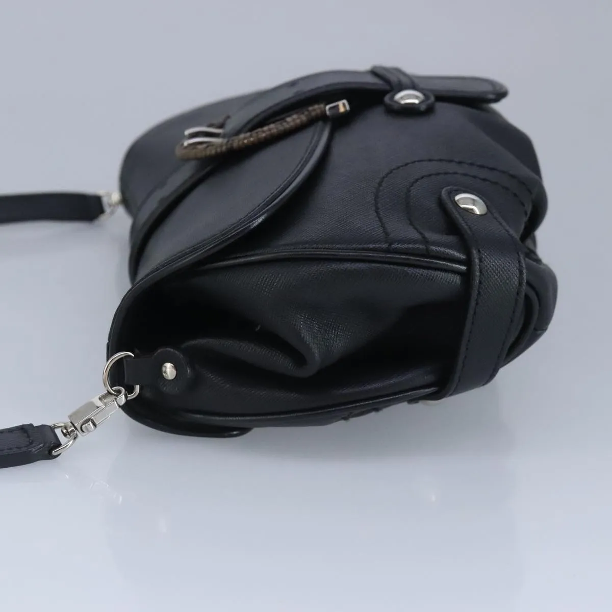 Salvatore Ferragamo Gancini  Leather Shoulder Bag (Pre-Owned)