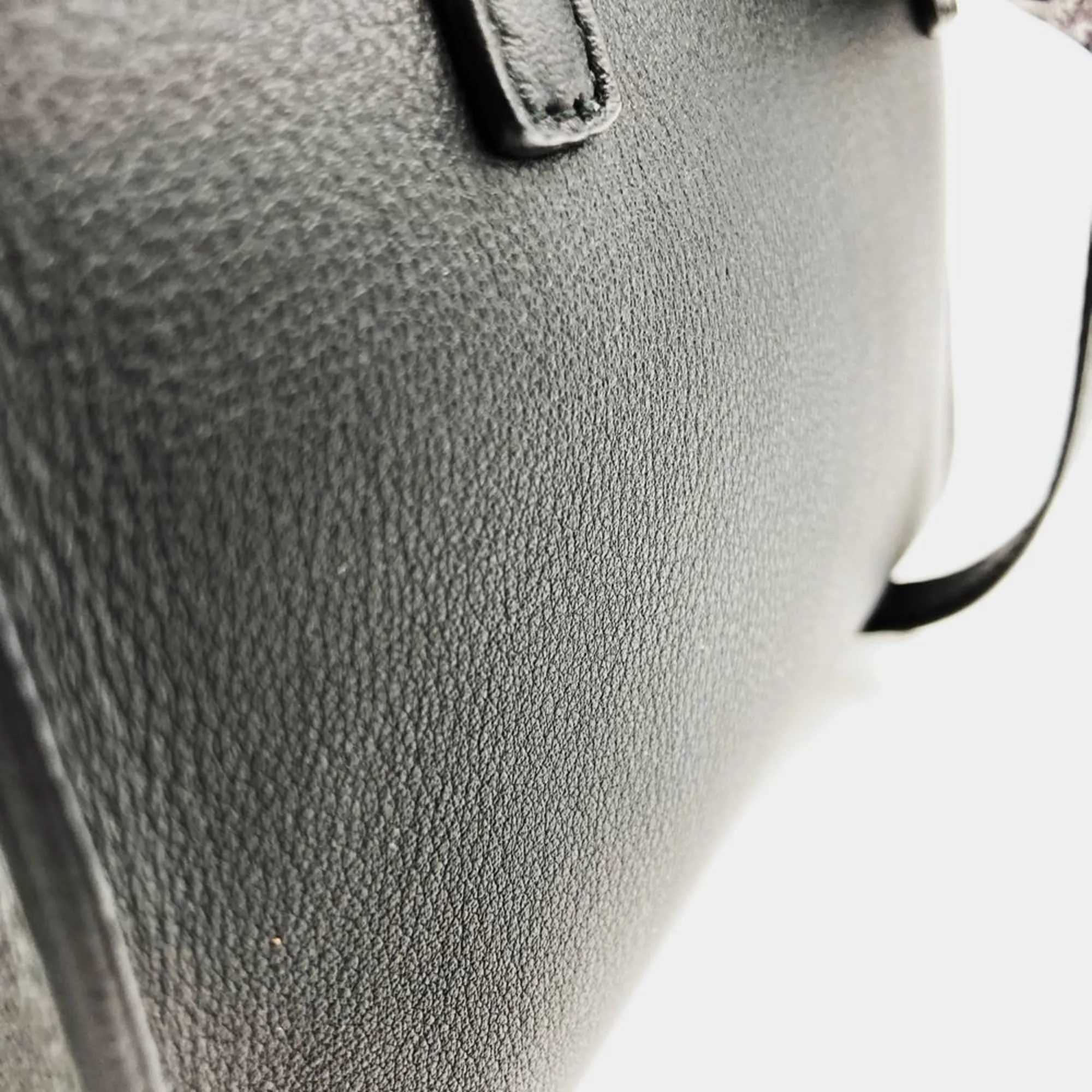 Salvatore Ferragamo Leather Handbag Shoulder Bag (Pre-Owned)