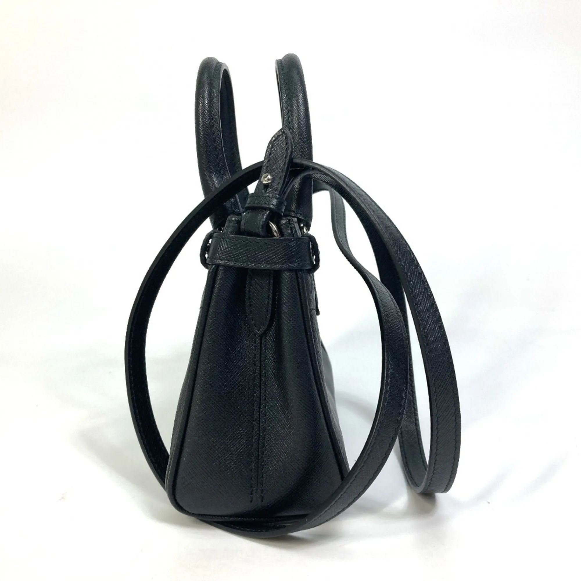 Salvatore Ferragamo Leather Shoulder Bag (Pre-Owned)