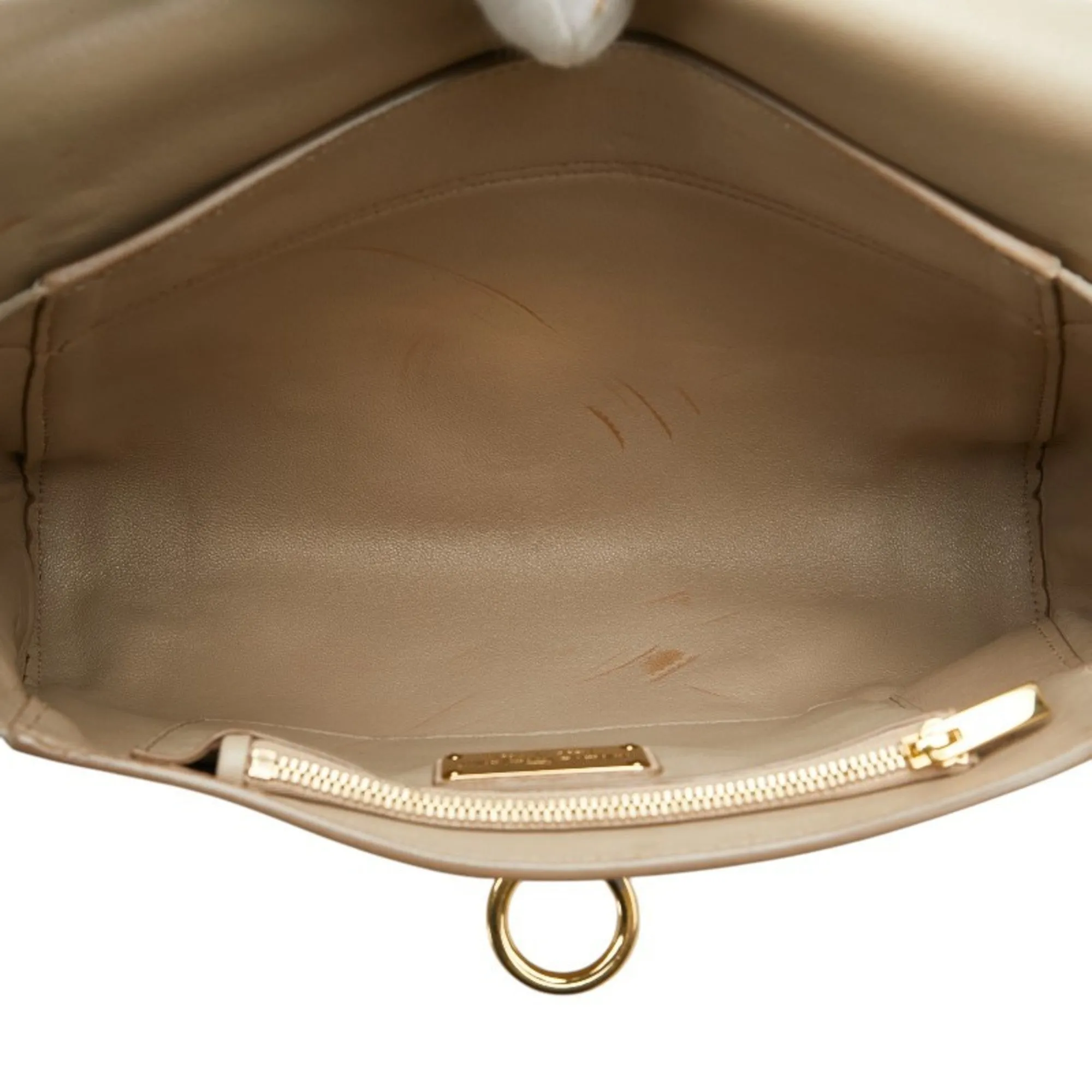 Salvatore Ferragamo   Leather Shoulder Bag (Pre-Owned)