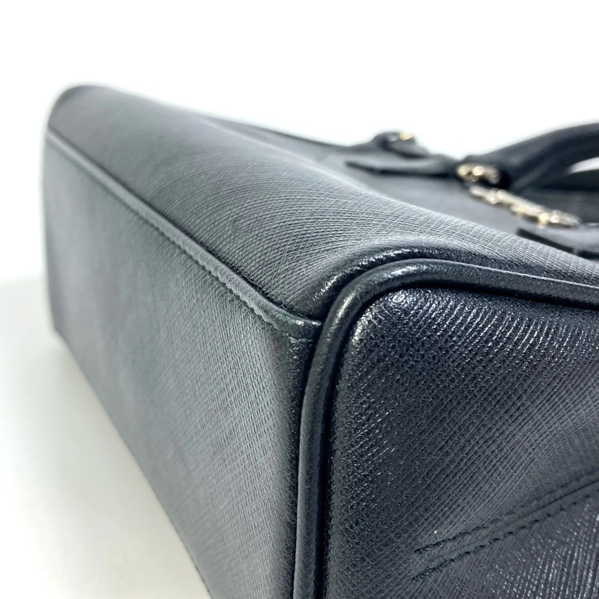 Salvatore Ferragamo Leather Shoulder Bag (Pre-Owned)