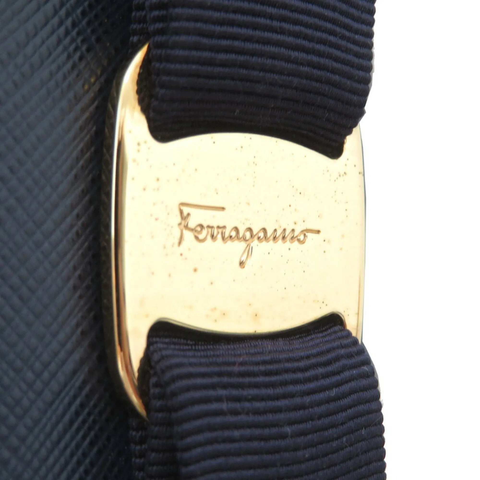 Salvatore Ferragamo Leather Shoulder Bag (Pre-Owned)