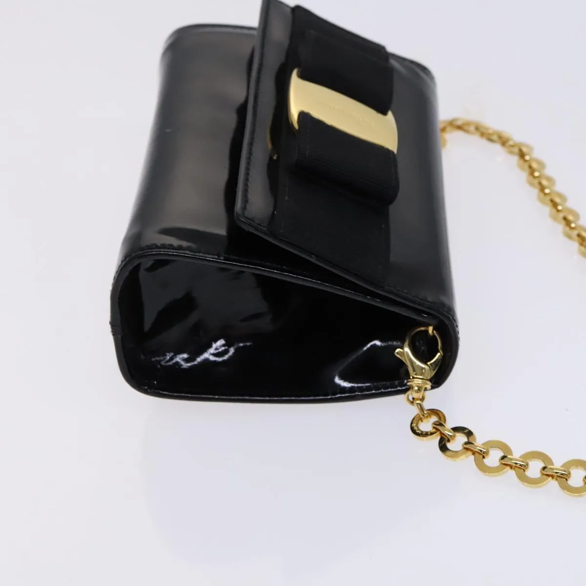 Salvatore Ferragamo Vara Leather Shoulder Bag (Pre-Owned)