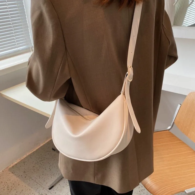 Versatile Dumpling Shoulder Bag: Simple Elegance