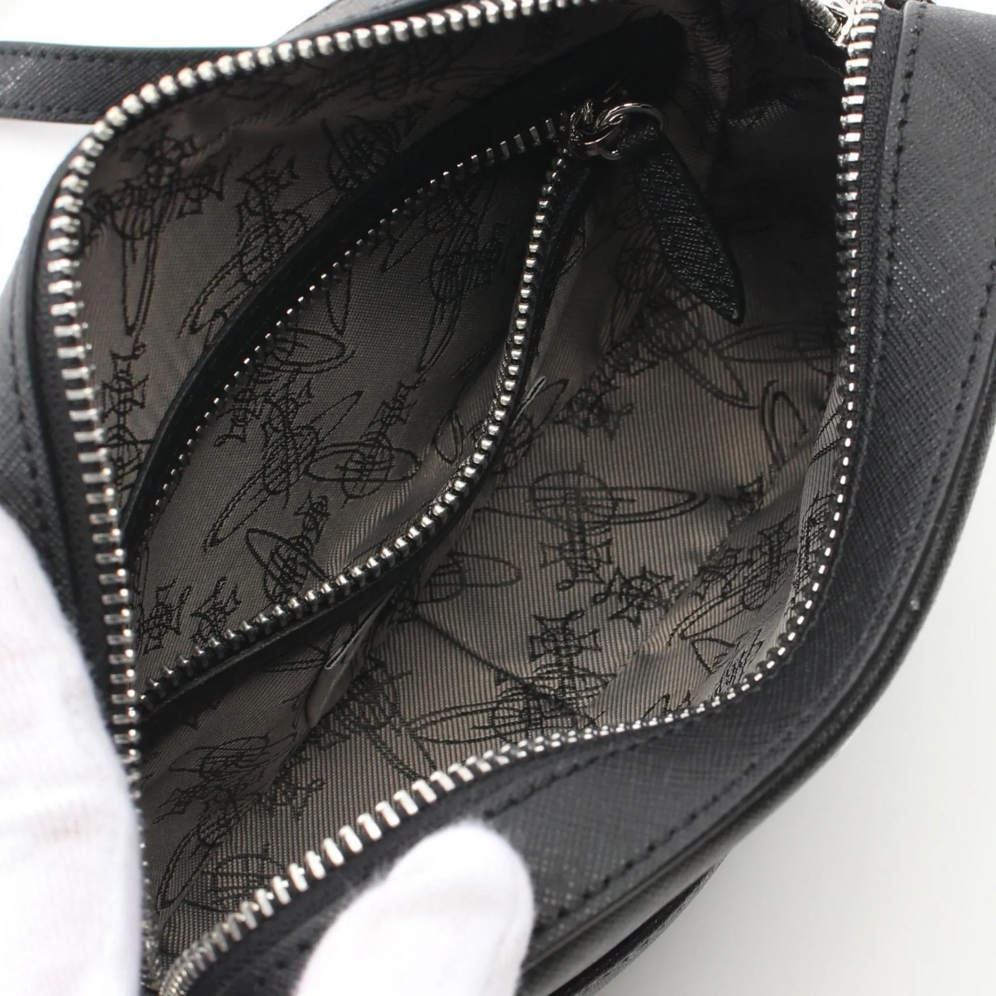 Vivienne Westwood Leather Shoulder Bag (Pre-Owned)