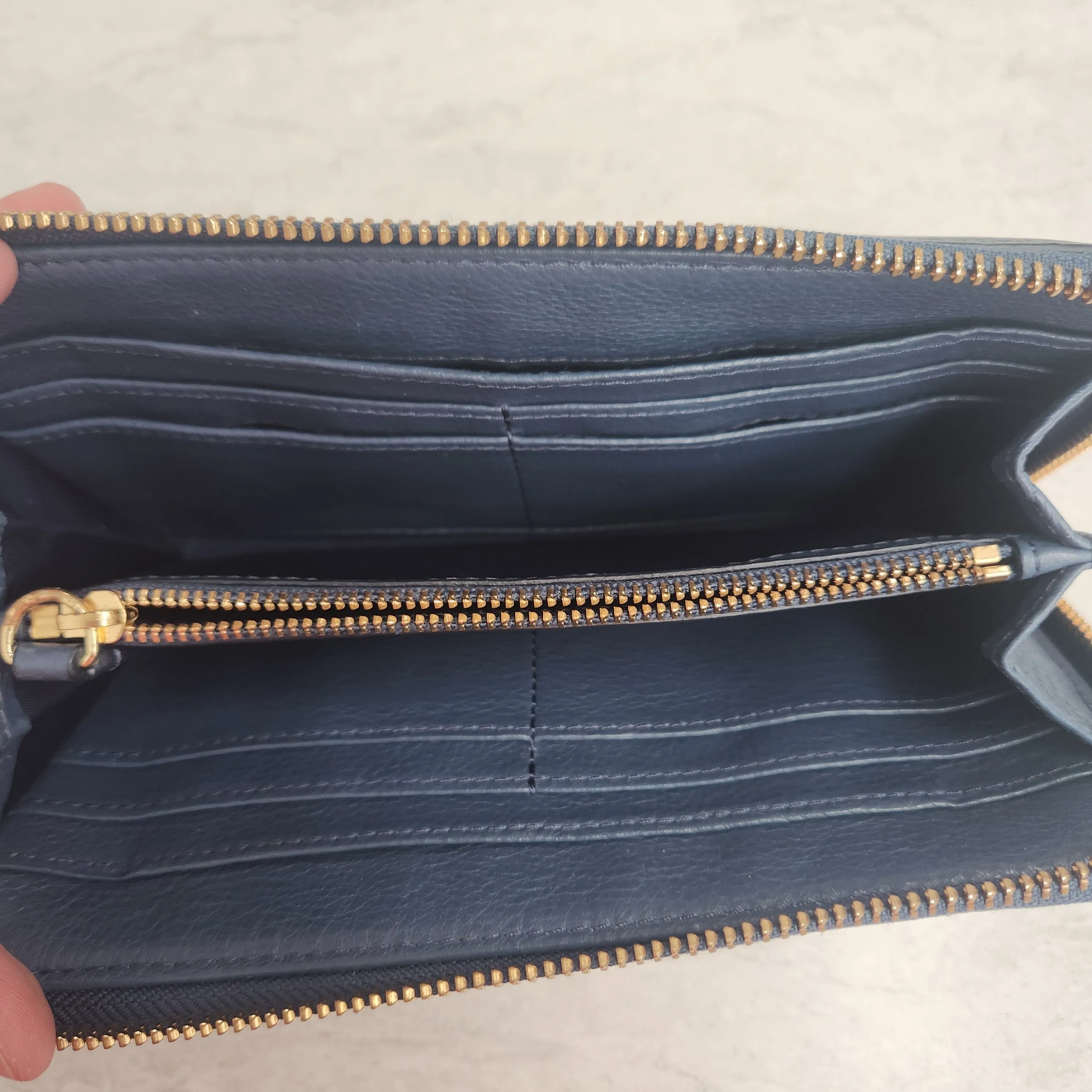 Wallet Designer By Tory Burch  Size: Large