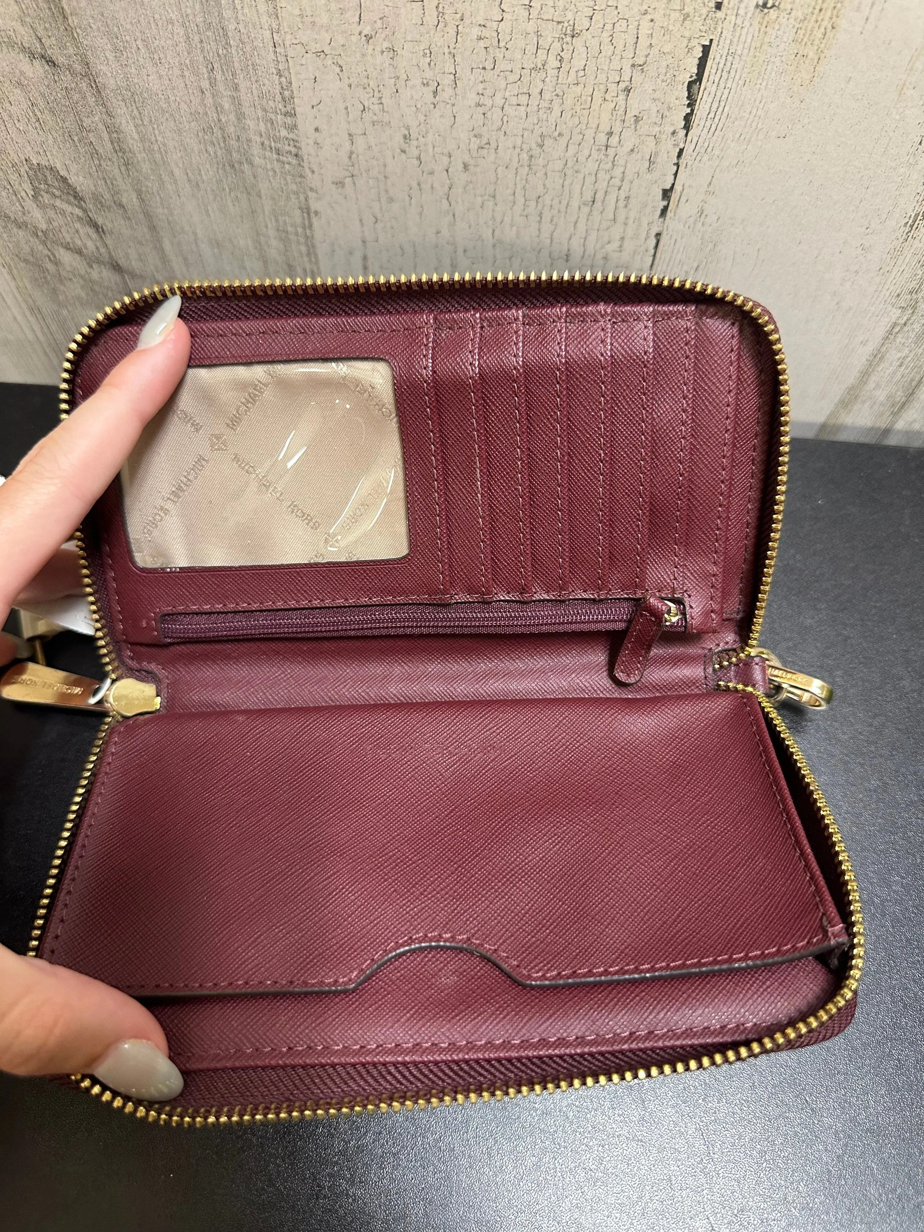 Wallet Designer Michael Kors, Size Medium